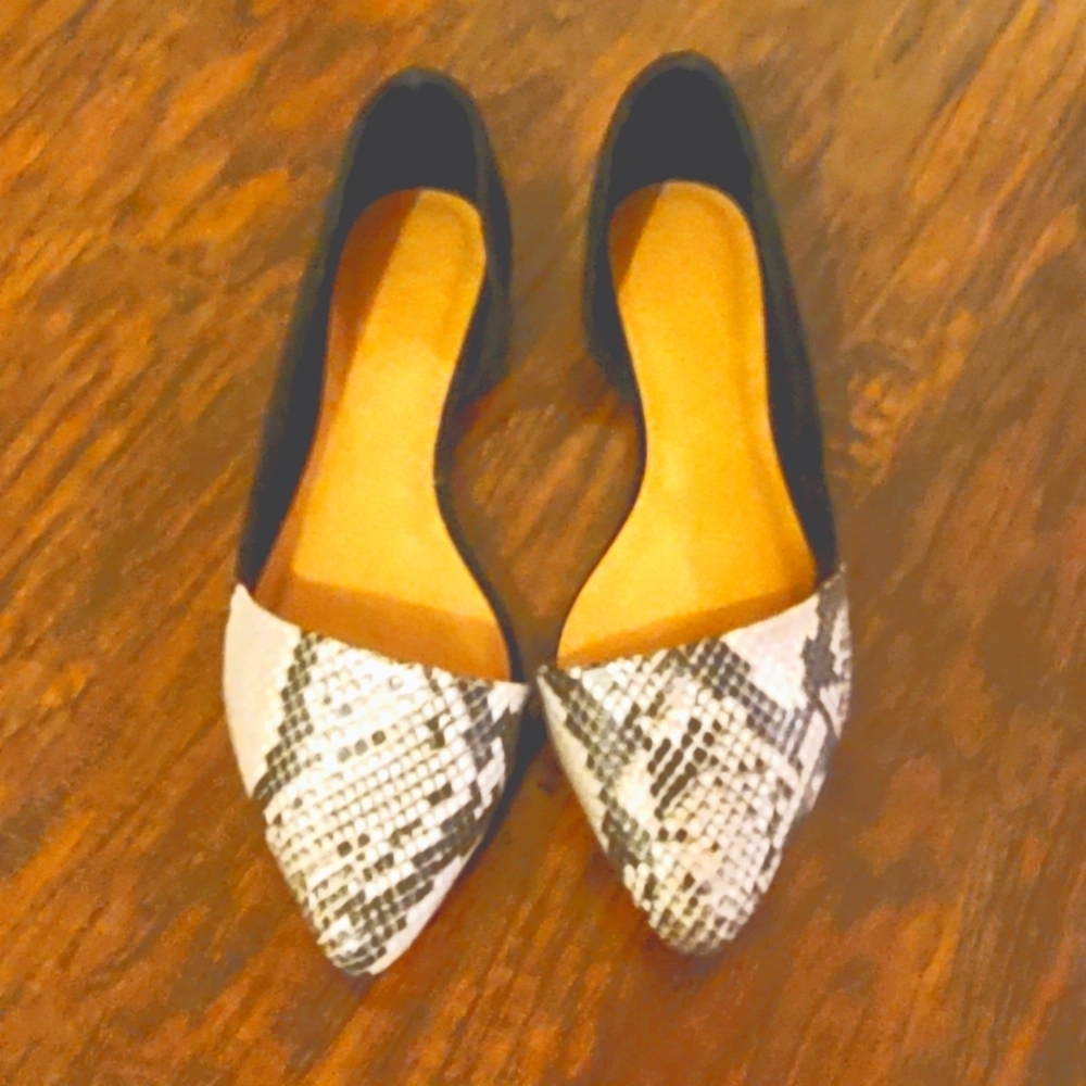 Bamboo Rattlesnake Print Flats Size 10